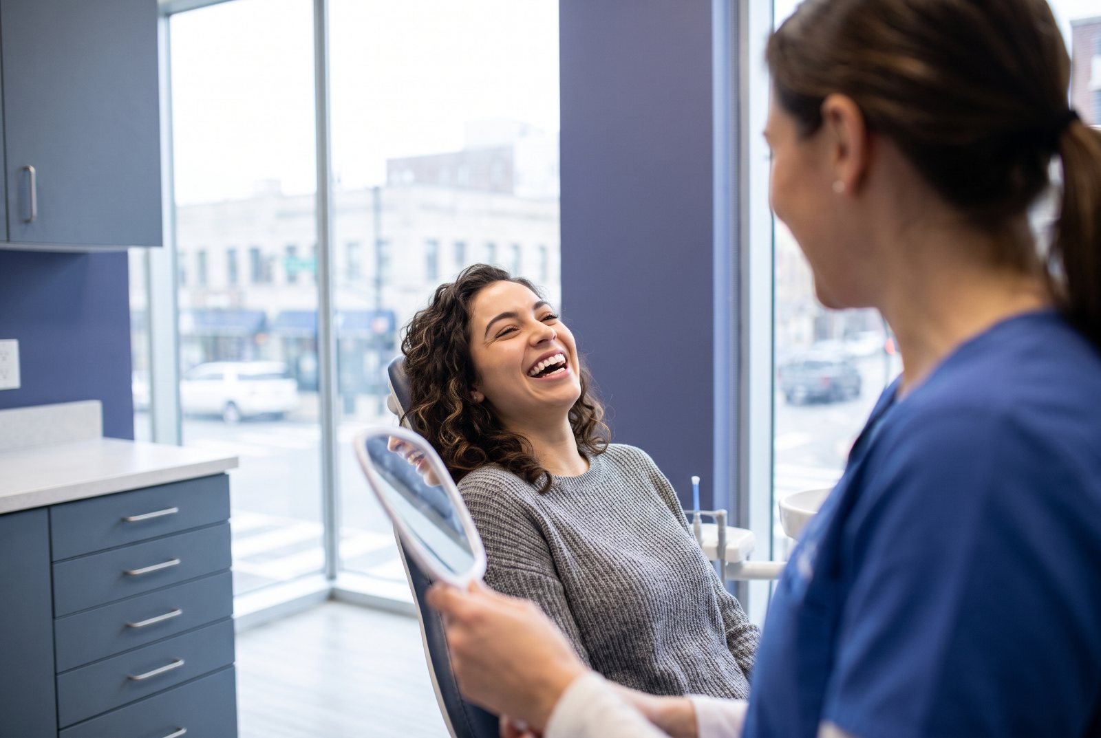 Aligners or veneers: which first?